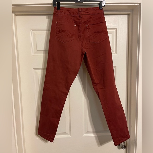 Signature Studio Red Pants - Picture 2 of 3